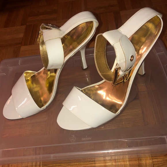 White Guess leather ankle strap heels - Picture 2 of 3
